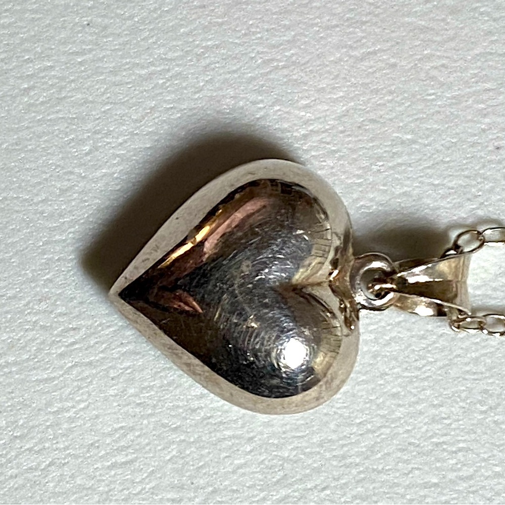 VINTAGE STERLING SILVER PUFFY HEART PENDANT WITH CHAIN